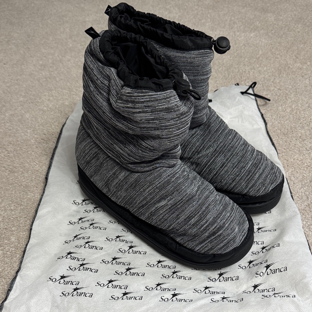 SoDanca warmup Booties in Heathered Gray